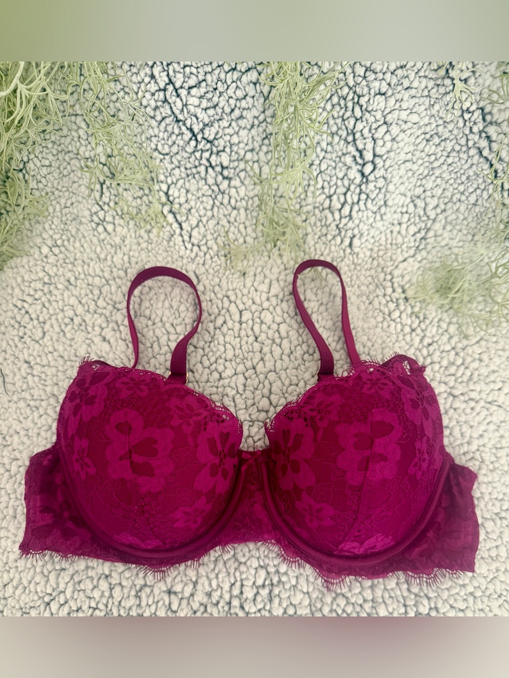 Victoria's Secret Lace Underwire Bra - Fuchsia